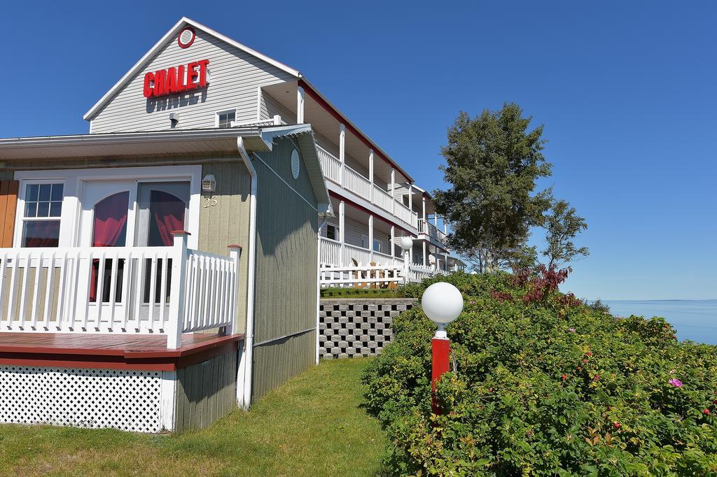 Motel Et Chalets Bo-Fleuve Evangeline Saint-Simeon  Ngoại thất bức ảnh