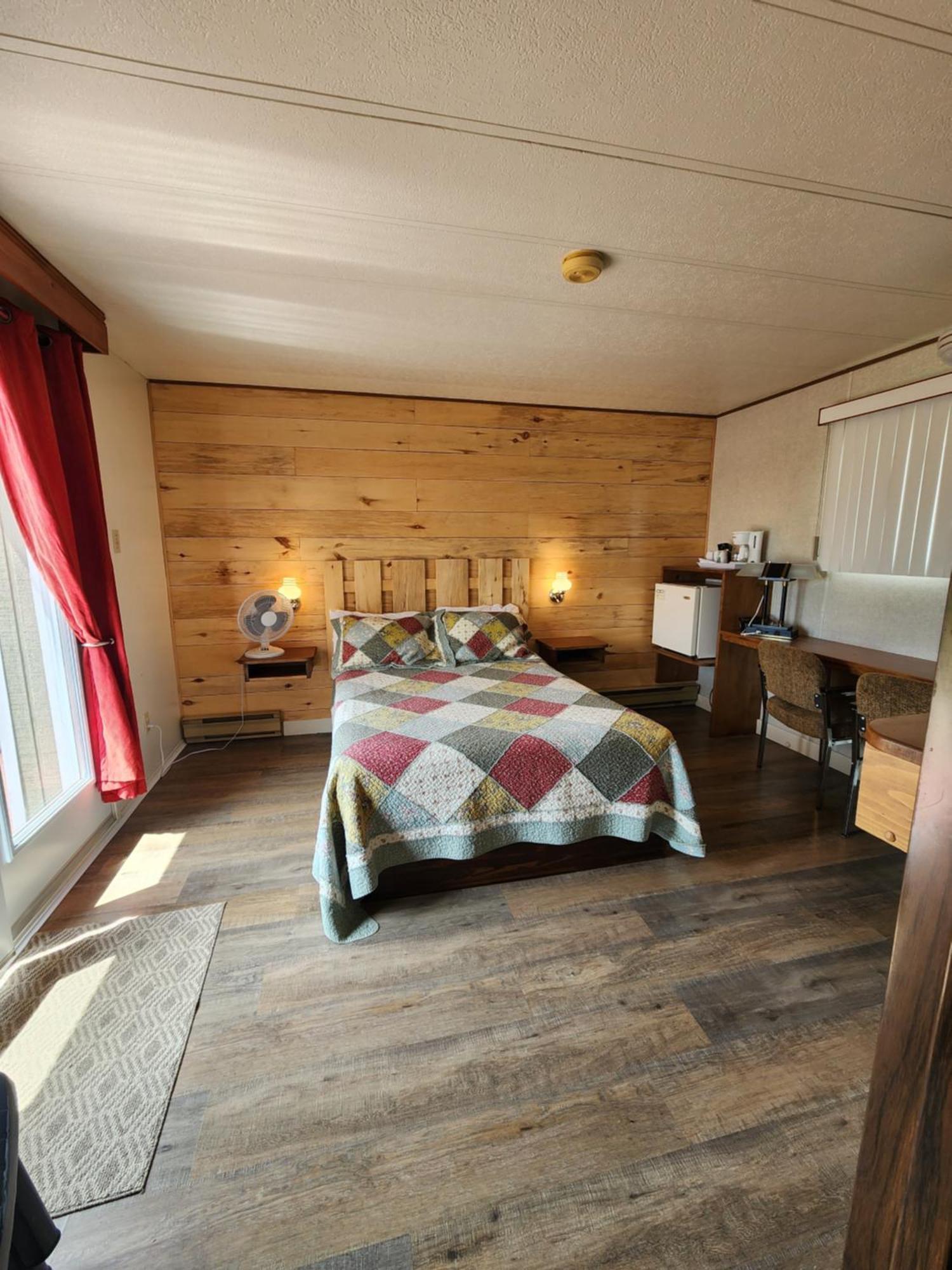 Motel Et Chalets Bo-Fleuve Evangeline Saint-Simeon  Ngoại thất bức ảnh