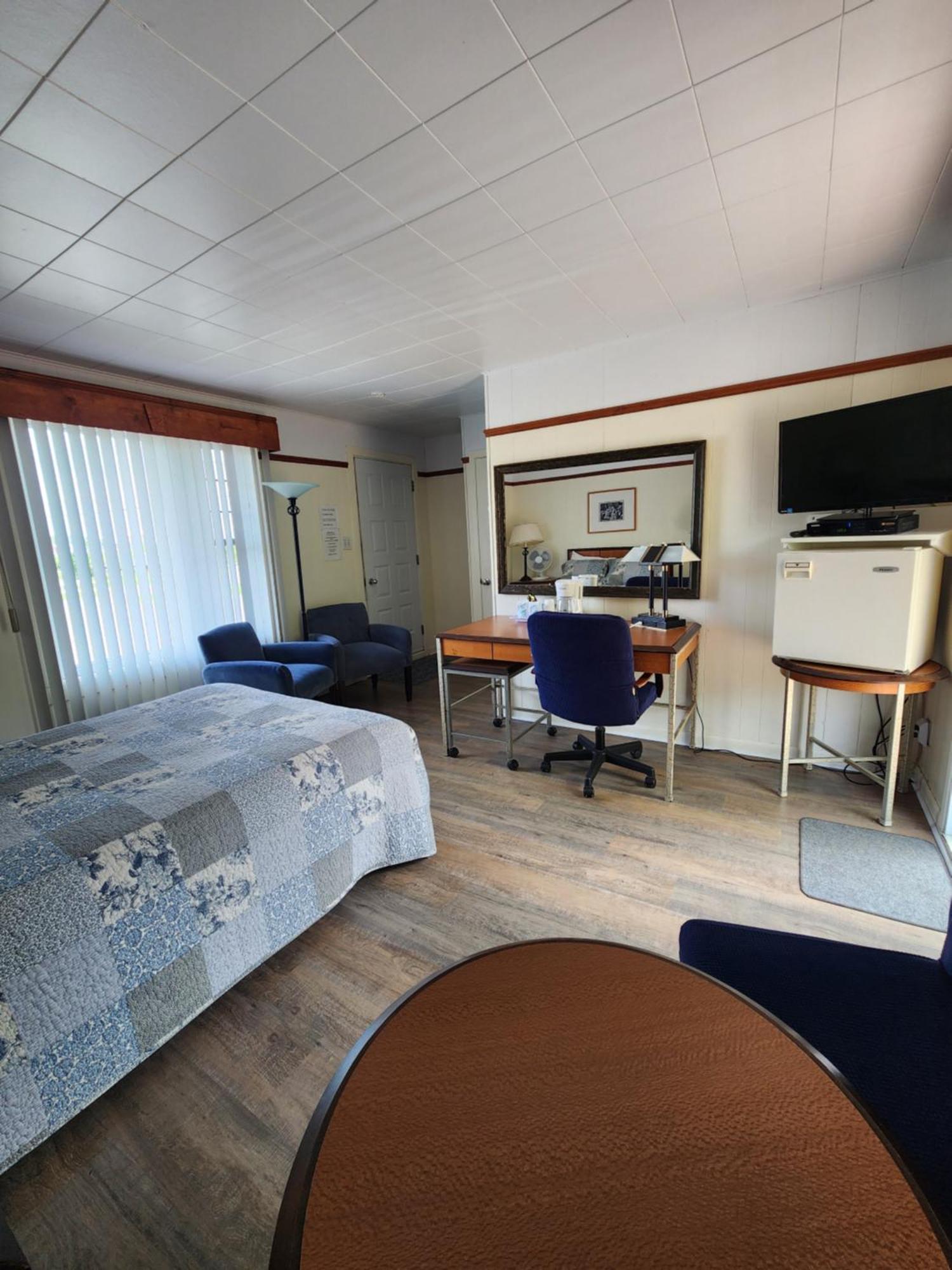 Motel Et Chalets Bo-Fleuve Evangeline Saint-Simeon  Ngoại thất bức ảnh